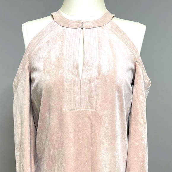 BCBG light pink/ cream long sleeves suede mini dress. Peep hole in the front. - Picture 5 of 8